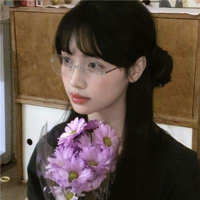 春花娇美可人儿